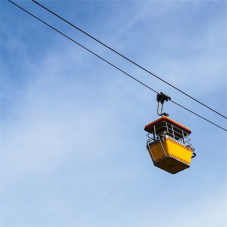 simsearch:400-04303416,k - Cable car on the blue sky background Stock Photo - Budget Royalty-Free & Subscription, Code: 400-07302376