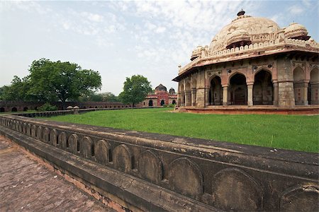 simsearch:862-07690078,k - Isa Khan's Tomb. Islamic mausoleum set in landscaped gardens. Humayun's Tomb complex, Delhi, India Stock Photo - Budget Royalty-Free & Subscription, Code: 400-07302684