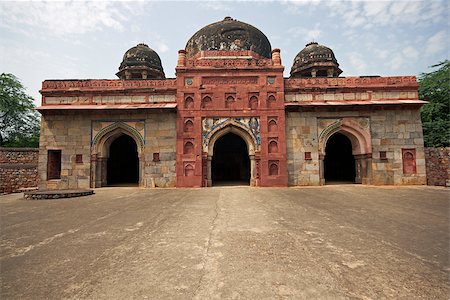 simsearch:862-07690078,k - Mosque at Isa Khan's Tomb. Islamic style building set in landscaped gardens. Humayun's Tomb complex, Delhi, India Stock Photo - Budget Royalty-Free & Subscription, Code: 400-07302685