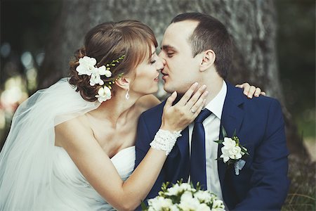 simsearch:400-07332647,k - Young wedding couple. Groom and bride together. Stockbilder - Microstock & Abonnement, Bildnummer: 400-07314991