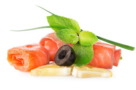 simsearch:400-07044537,k - Fish with olives and lemon isolated on a white background Foto de stock - Super Valor sin royalties y Suscripción, Código: 400-07315227