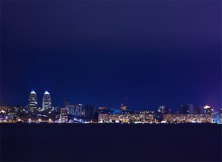 Night Skyline of Dnipropetrovsk with Reflection in the river Dnipro, Ukraine Photographie de stock - Aubaine LD & Abonnement, Code: 400-07316050