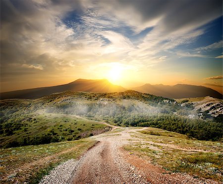 Beautiful sunrise in the autumn mountains of Crimea Stockbilder - Microstock & Abonnement, Bildnummer: 400-07316437