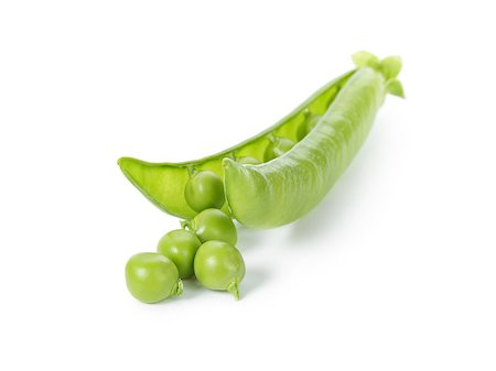 simsearch:400-04785141,k - fresh organic young peas, isolated on white background Stock Photo - Budget Royalty-Free & Subscription, Code: 400-07317934