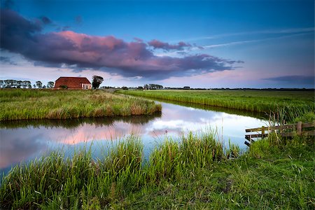 simsearch:400-07173519,k - little farmhouse and river at colorful sunset, Groningen, Netherlands Foto de stock - Super Valor sin royalties y Suscripción, Código: 400-07319644