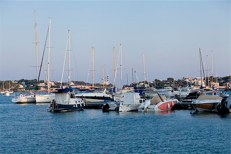 simsearch:400-06064328,k - fishing boat in summer outside in sea at harbour background Stockbilder - Microstock & Abonnement, Bildnummer: 400-07319678