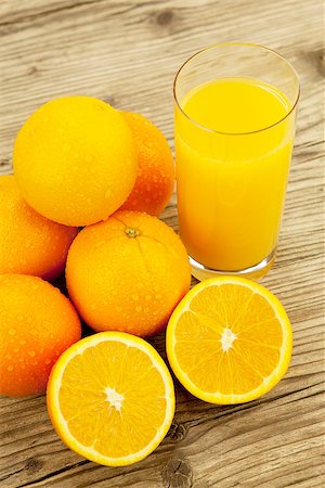 simsearch:614-06896427,k - fresh and  healthy tasty orange juice on wooden background Foto de stock - Super Valor sin royalties y Suscripción, Código: 400-07319752