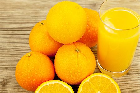 simsearch:400-04398564,k - fresh and  healthy tasty orange juice on wooden background Stockbilder - Microstock & Abonnement, Bildnummer: 400-07319753