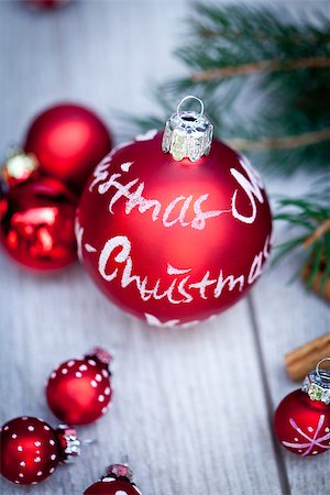 simsearch:400-08406041,k - festive glitter christmas decoration bauble seasonal winter holidays Fotografie stock - Microstock e Abbonamento, Codice: 400-07319778