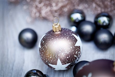 simsearch:400-08406041,k - festive glitter christmas decoration bauble seasonal winter holidays Fotografie stock - Microstock e Abbonamento, Codice: 400-07319772