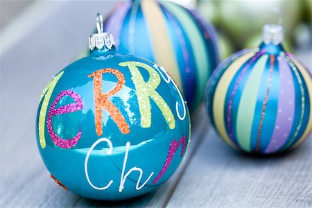 simsearch:400-08406041,k - festive glitter christmas decoration bauble seasonal winter holidays Fotografie stock - Microstock e Abbonamento, Codice: 400-07319808