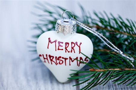 simsearch:400-08406041,k - festive glitter christmas decoration bauble seasonal winter holidays Fotografie stock - Microstock e Abbonamento, Codice: 400-07319826
