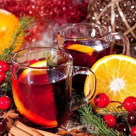 festive glitter christmas decoration bauble seasonal wintehot tasty spicy mulled red wine with orange and cinnamon christmas time winter Photographie de stock - Aubaine LD & Abonnement, Code: 400-07312423