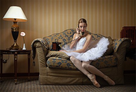simsearch:400-07302639,k - Professional ballet dancer talking on the phone Stock Photo - Budget Royalty-Free & Subscription, Code: 400-07312626