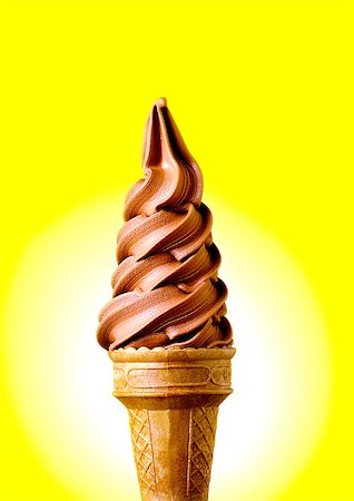 simsearch:400-04279963,k - Chocolate flavour ice cream cone Foto de stock - Super Valor sin royalties y Suscripción, Código: 400-07313039