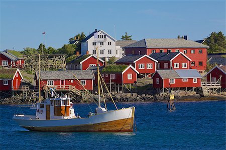 simsearch:400-06557083,k - Red fishing rorbu huts and fishing boat in town of Reine on Lofoten islands Stockbilder - Microstock & Abonnement, Bildnummer: 400-07313791