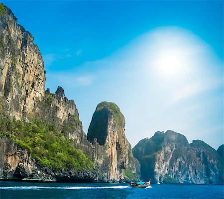 simsearch:400-05704788,k - Cliff and the clear sea Phi Phi Leh south of Thailand Fotografie stock - Microstock e Abbonamento, Codice: 400-07325955