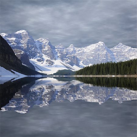simsearch:400-05314594,k - Moraine lake. Banff National park. Canadian Rockies. Foto de stock - Super Valor sin royalties y Suscripción, Código: 400-07326256