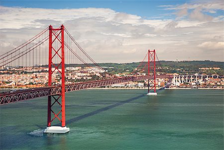 25th of April Suspension Bridge over the Tagus river in Lisbon, Portugal, Eutope Photographie de stock - Aubaine LD & Abonnement, Code: 400-07326927