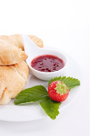 simsearch:400-05387533,k - deliscios fresh croissant with strawberry jam isolated on white background Stock Photo - Budget Royalty-Free & Subscription, Code: 400-07328570