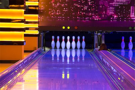 Set of bowling pins in position Stock Photo - Budget Royalty-Free & Subscription, Code: 400-07328744