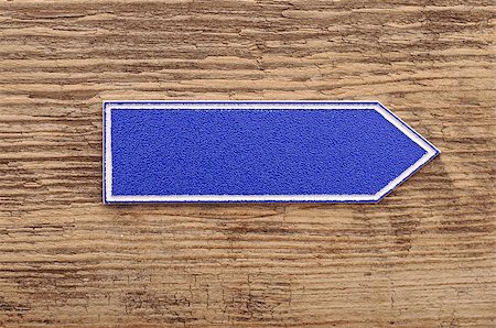 simsearch:400-07322547,k - blank sign on wooden background Stockbilder - Microstock & Abonnement, Bildnummer: 400-07320874