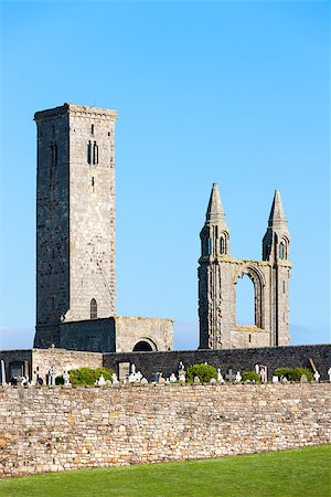 st andrews cathedral - ruins of St. Rule's church and cathedral, St Andrews, Fife, Scotland Photographie de stock - Aubaine LD & Abonnement, Code: 400-07321108