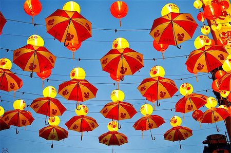 Chinese lanterns decorations in the middle of the city in Kuala Lumpur, Malaysia due to chinese new year celebrations Photographie de stock - Aubaine LD & Abonnement, Code: 400-07321176