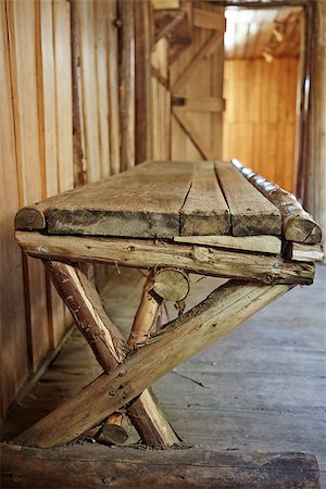 Hand made wooden bench inside old wooden cabin Foto de stock - Super Valor sin royalties y Suscripción, Código: 400-07321369