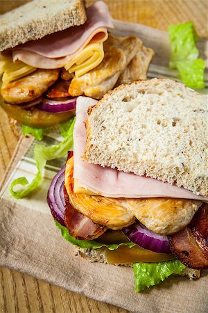 simsearch:400-05881424,k - chicken breast sandwich with bacon ham and vegetables Stockbilder - Microstock & Abonnement, Bildnummer: 400-07321865