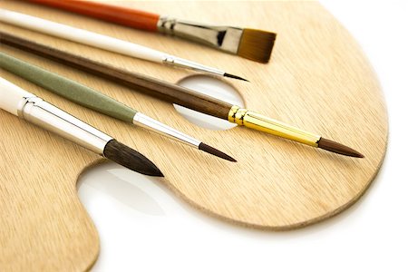 simsearch:400-07098525,k - Five art brushes on wooden natural palette isolated on white background Foto de stock - Super Valor sin royalties y Suscripción, Código: 400-07322838