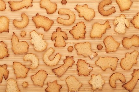 simsearch:400-07614271,k - Various gingerbread cookies on wooden table background Foto de stock - Super Valor sin royalties y Suscripción, Código: 400-07323825