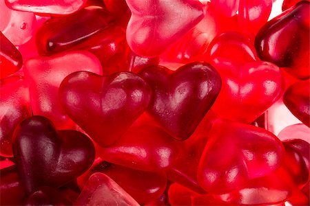 simsearch:859-03038099,k - Brightly coloured red gummy hearts as valentine present Stockbilder - Microstock & Abonnement, Bildnummer: 400-07337594