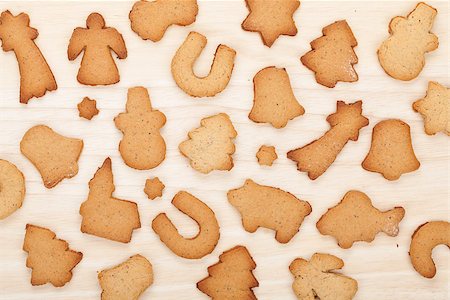simsearch:400-05746007,k - Various gingerbread cookies on wooden table background Stockbilder - Microstock & Abonnement, Bildnummer: 400-07337814