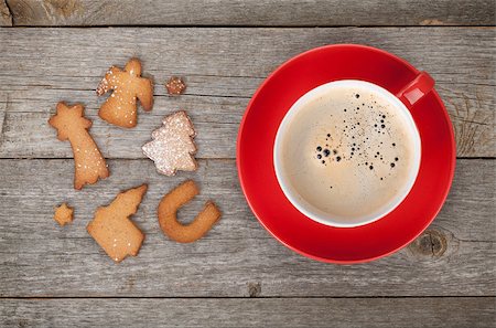 simsearch:400-07614271,k - Coffee cup and gingerbread cookies on wooden table Foto de stock - Super Valor sin royalties y Suscripción, Código: 400-07337831