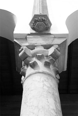 designs for decoration of pillars - The Top of Classical Column, Marble stone, Spain Foto de stock - Super Valor sin royalties y Suscripción, Código: 400-07338662