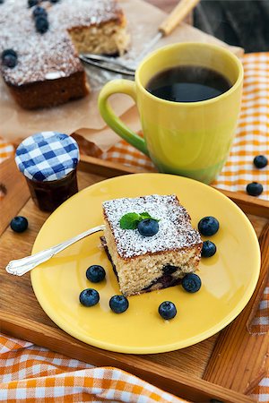 simsearch:400-07295671,k - Piece of homemade blueberry cake for breakfast Photographie de stock - Aubaine LD & Abonnement, Code: 400-07330066
