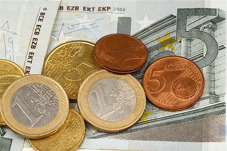 simsearch:695-03386961,k - close up macro photography of euro money and coins Photographie de stock - Aubaine LD & Abonnement, Code: 400-07330378