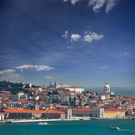 Panorama of Alfama and Graca, cityscape of Lisbon, Portugal, Europe Stockbilder - Microstock & Abonnement, Bildnummer: 400-07331728