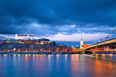 simsearch:400-07729303,k - Image of Bratislava, the capital city of Slovakia. Stockbilder - Microstock & Abonnement, Bildnummer: 400-07331890