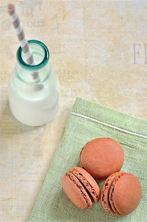 simsearch:400-07420117,k - brown macaroons with milk and straw on the table Stock Photo - Budget Royalty-Free & Subscription, Code: 400-07331930