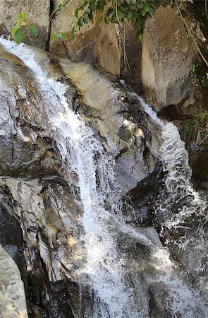 simsearch:400-07329792,k - beautiful waterfall in the mountains on an exotic island Foto de stock - Super Valor sin royalties y Suscripción, Código: 400-07332566