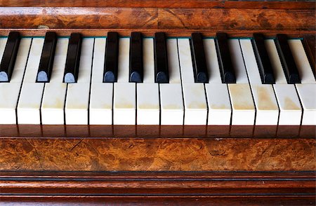 simsearch:400-04033507,k - Piano keys of an old German piano Photographie de stock - Aubaine LD & Abonnement, Code: 400-07405121