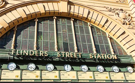 flinders range national park - Flinders Street Station is a famous building from 1909 in Melbourne, Australia. Detail of the front gate with clocks Stock Photo - Budget Royalty-Free & Subscription, Code: 400-07409823