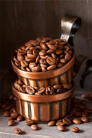 simsearch:400-05371796,k - Roasted coffee beans in a metal cup. Stock Photo - Budget Royalty-Free & Subscription, Code: 400-07414838