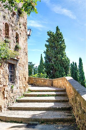 simsearch:400-07212378,k - Stairs in Pienza, Italy, on a sunny day Stock Photo - Budget Royalty-Free & Subscription, Code: 400-07415196