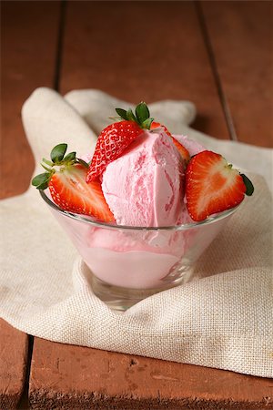 strawberry ice cream served with fresh berries Stock Photo - Budget Royalty-Free & Subscription, Code: 400-07415515