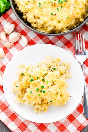 simsearch:400-07330502,k - Delicious baked macaroni and cheese with scallion Photographie de stock - Aubaine LD & Abonnement, Code: 400-07416369