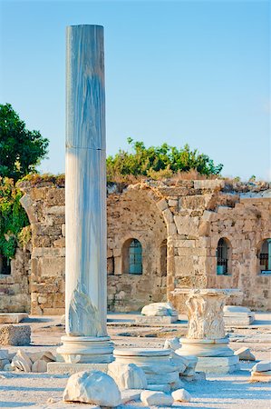 simsearch:400-07305874,k - stone pillar on the background of the ancient ruined city Photographie de stock - Aubaine LD & Abonnement, Code: 400-07416772