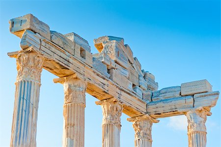 simsearch:400-07305874,k - upper part of the Temple of Apollo in Side, Turkey Photographie de stock - Aubaine LD & Abonnement, Code: 400-07416773
